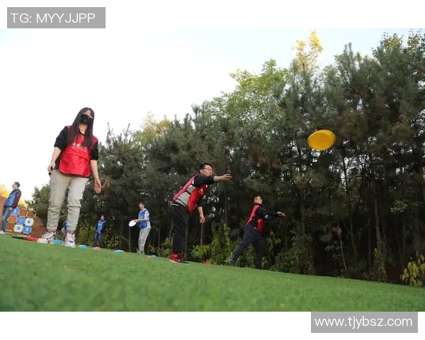 飞盘盛宴:深入探讨杭州飞盘队的默契配合与战术策略 飞盘盛宴:深入探讨杭州飞盘队的默契配合与战术策略